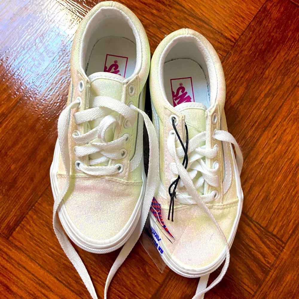 Little girls sparkly vans like new